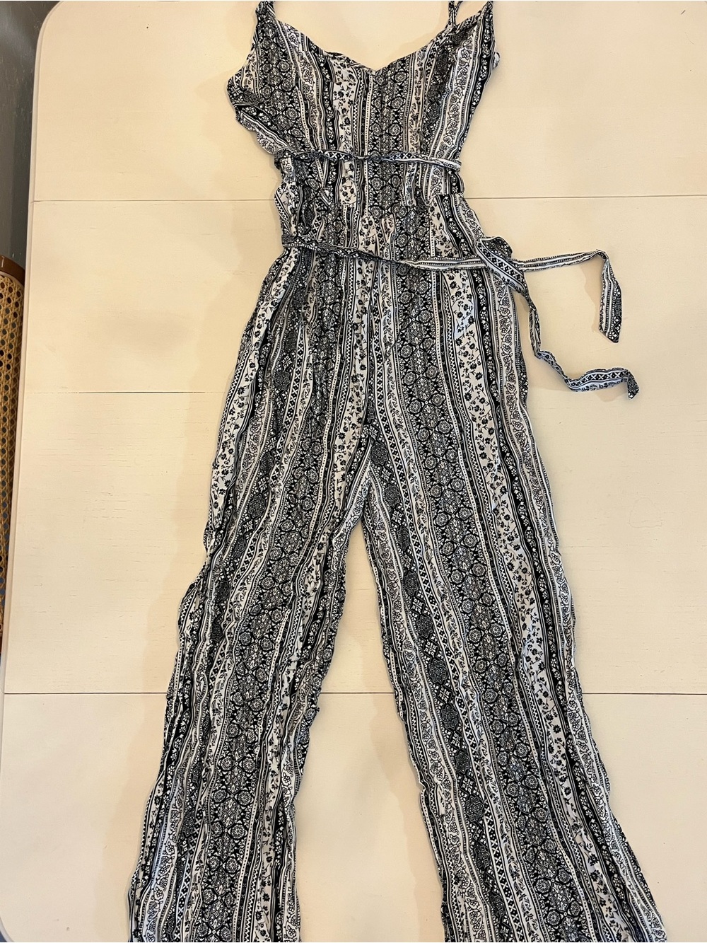 Forever 21 Paisley Ornamental Print Cami
Jumpsuit size M